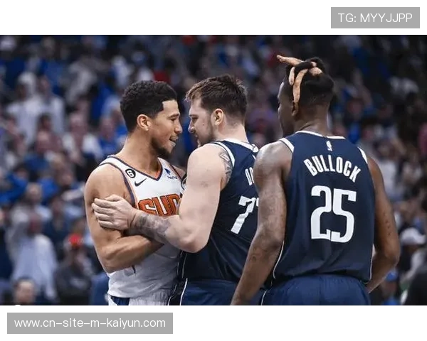 太阳主场攻防均衡击退独行侠 布克与格林双枪驱动进攻体系 太阳主场攻防均衡击退独行侠 布克与格林双枪驱动进攻体系